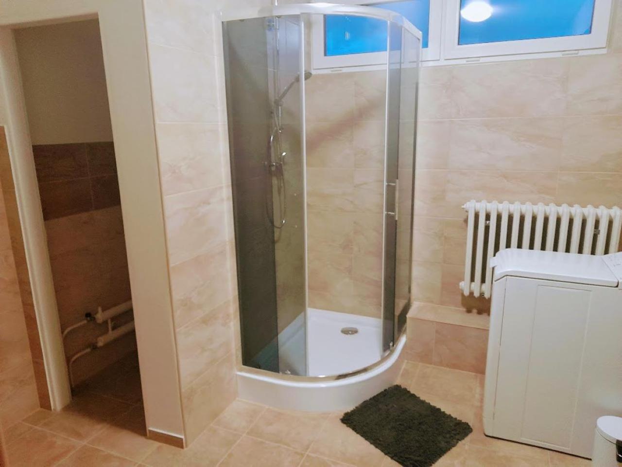 الشقق الفندقية Mělníkفي  Lev I Sova المظهر الخارجي الصورة